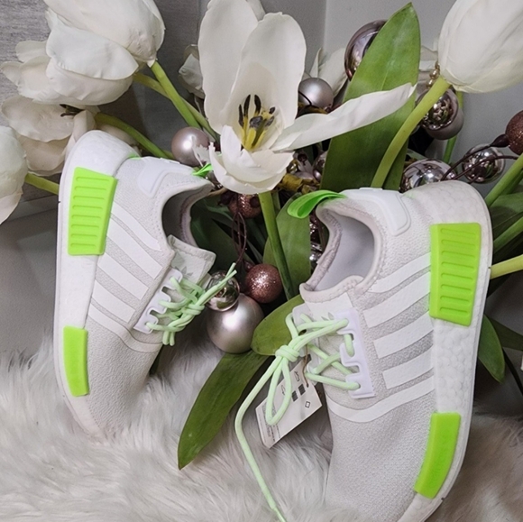 adidas gazelle silver green womens Adidas NMD R1 W 'Talc/Off White' – CREP LDN main image 0
